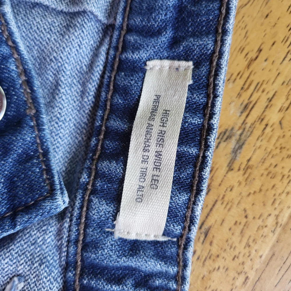 Universal Thread Wide-Leg Blue Denim Jeans - Picture 5 of 6